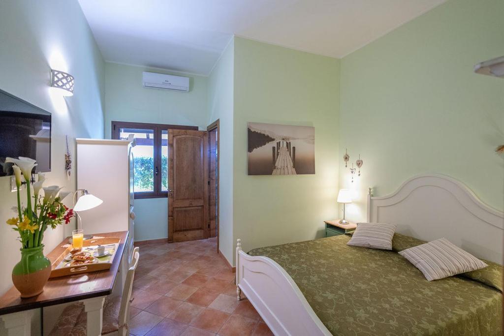 Gli Allori - Fuga Dalla Citta Leverano Bagian luar foto